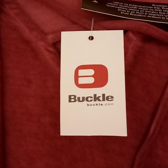 NWT BUCKLE V-neck top - Picture 3 of 8